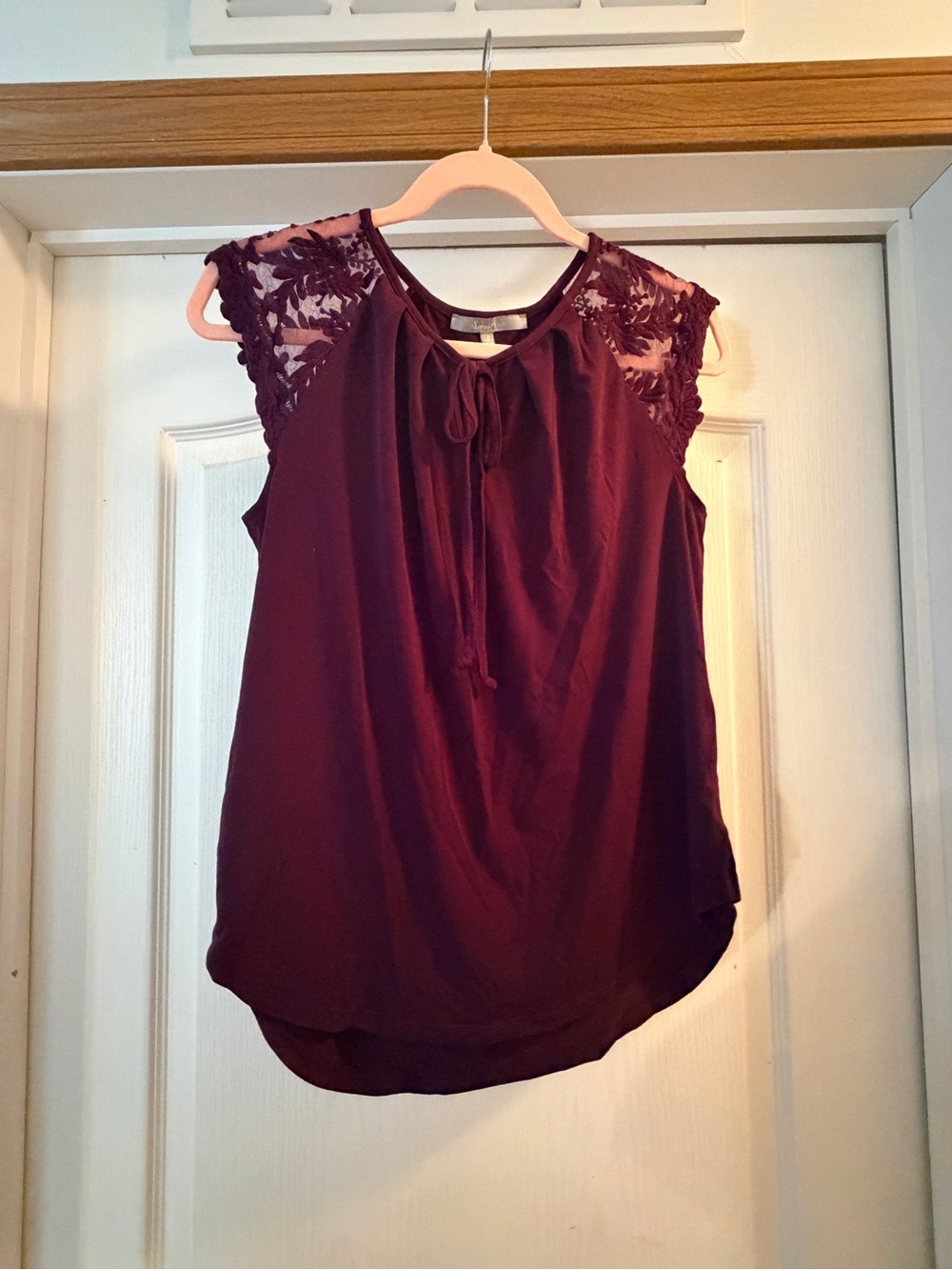 Women's Lace Cap-Sleeve Tie-Neck Camisole - Burgundy